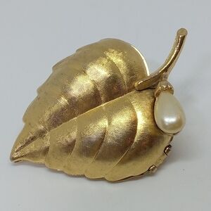* vintage Avon perfume compartment leaf w/ faux pearl gold tone pin brooch